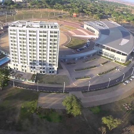 President Hotel At Umodzi Park Lilongüe Exterior foto